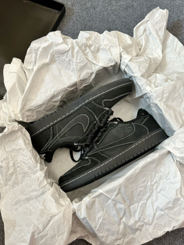 Air Jordan 1 Low x Travis Scott Black Phantom photo review