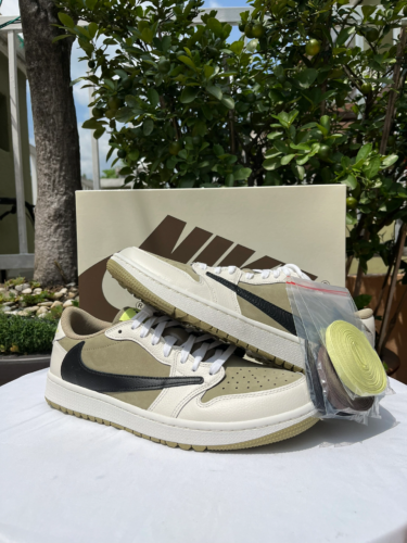 Travis Scott x Air Jordan 1 Low Golf photo review