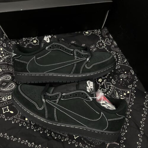 Air Jordan 1 Low x Travis Scott Black Phantom photo review