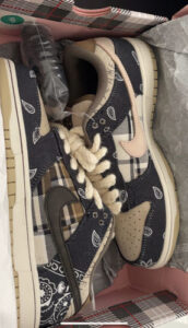 Travis Scott x Nike SB Dunk Low Cactus Jack photo review