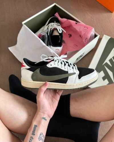 Travis Scott Air Jordan 1 Low Og “olive” photo review