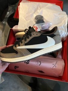 Travis Scott X Air Jordan 1 Low  ‘Mocha’ photo review