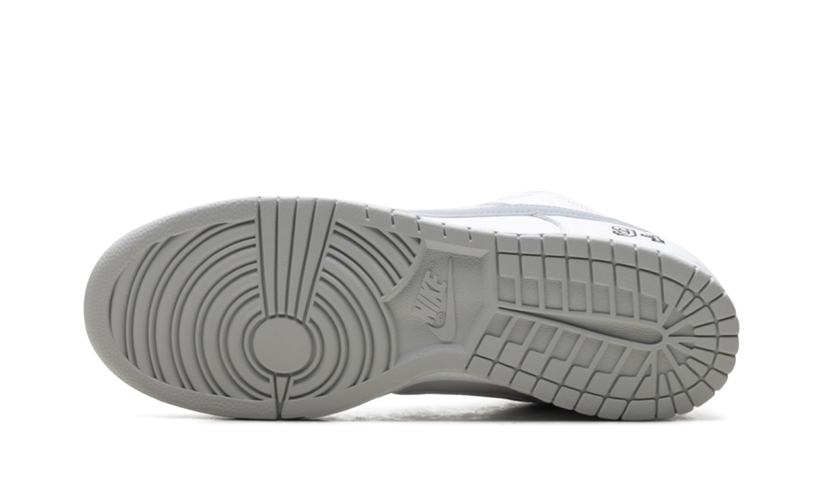 SB Dunk Low "Supreme - White"