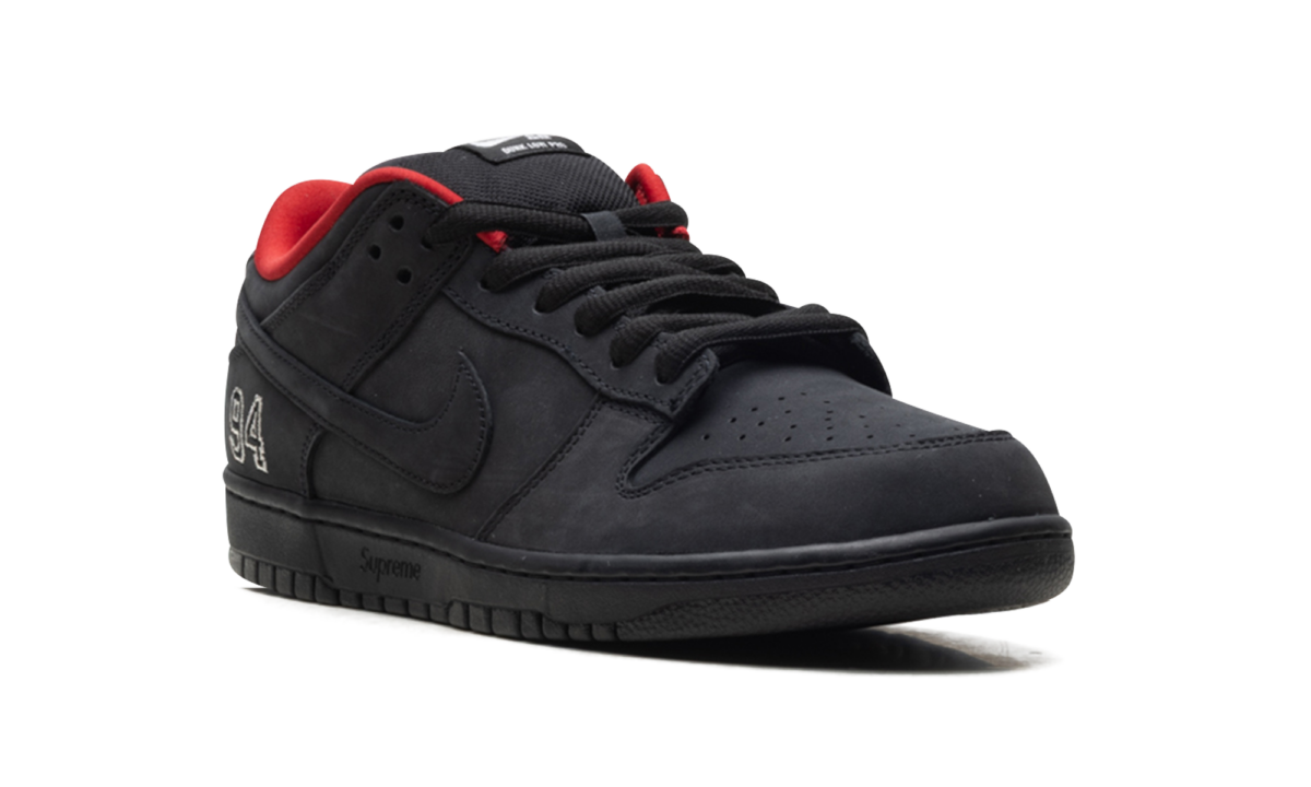 SB Dunk Low "Supreme - Black"