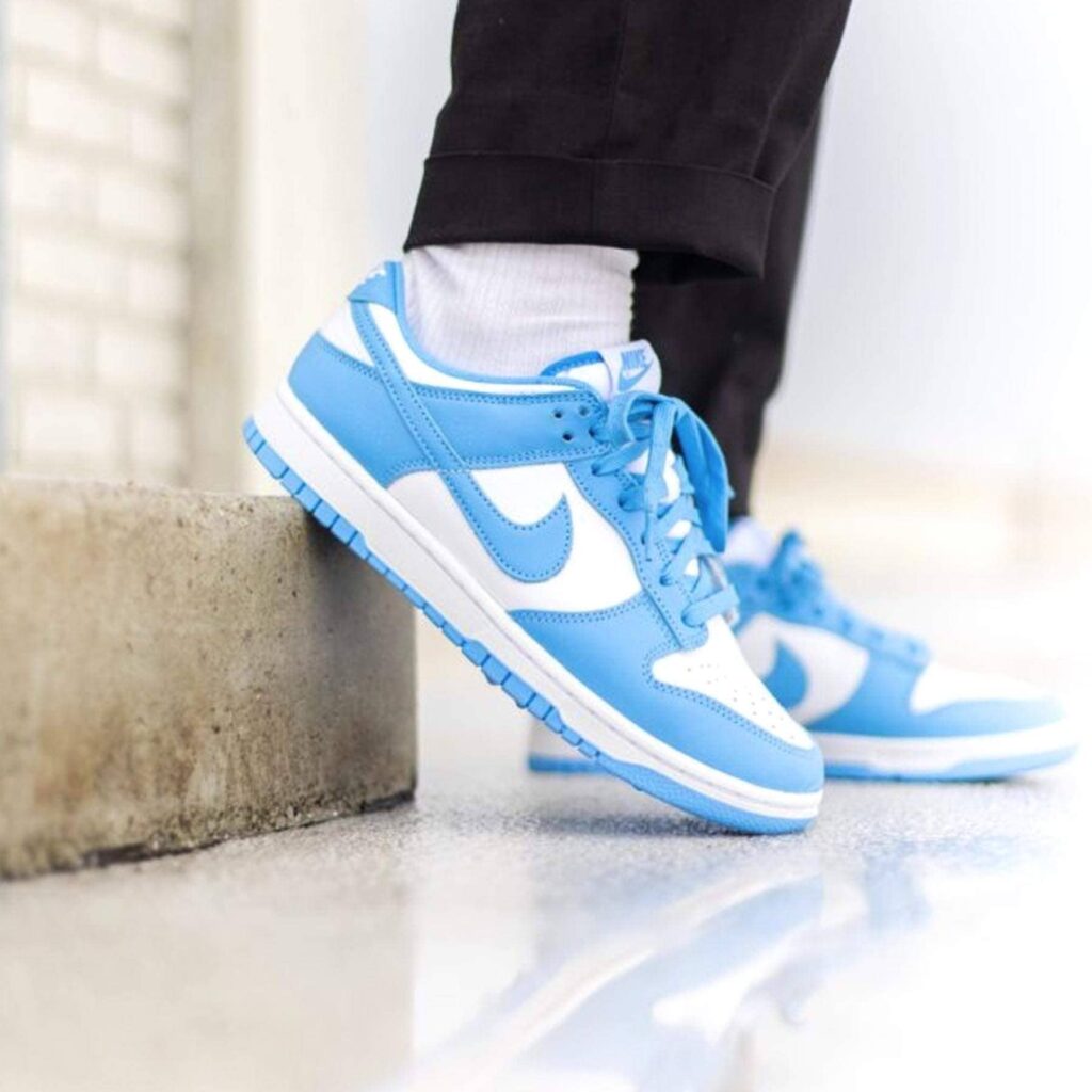 Dunk Low 'University Blue'